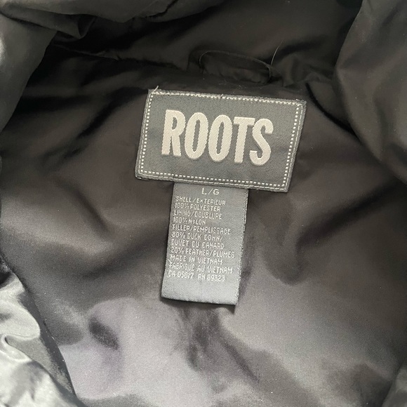 Vintage Roots Canada Down Black Bomber Jacket Size Large - Picture 9 of 13